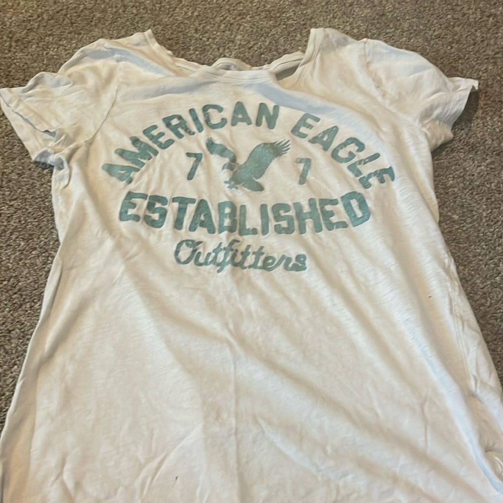 woman's AE t shirt